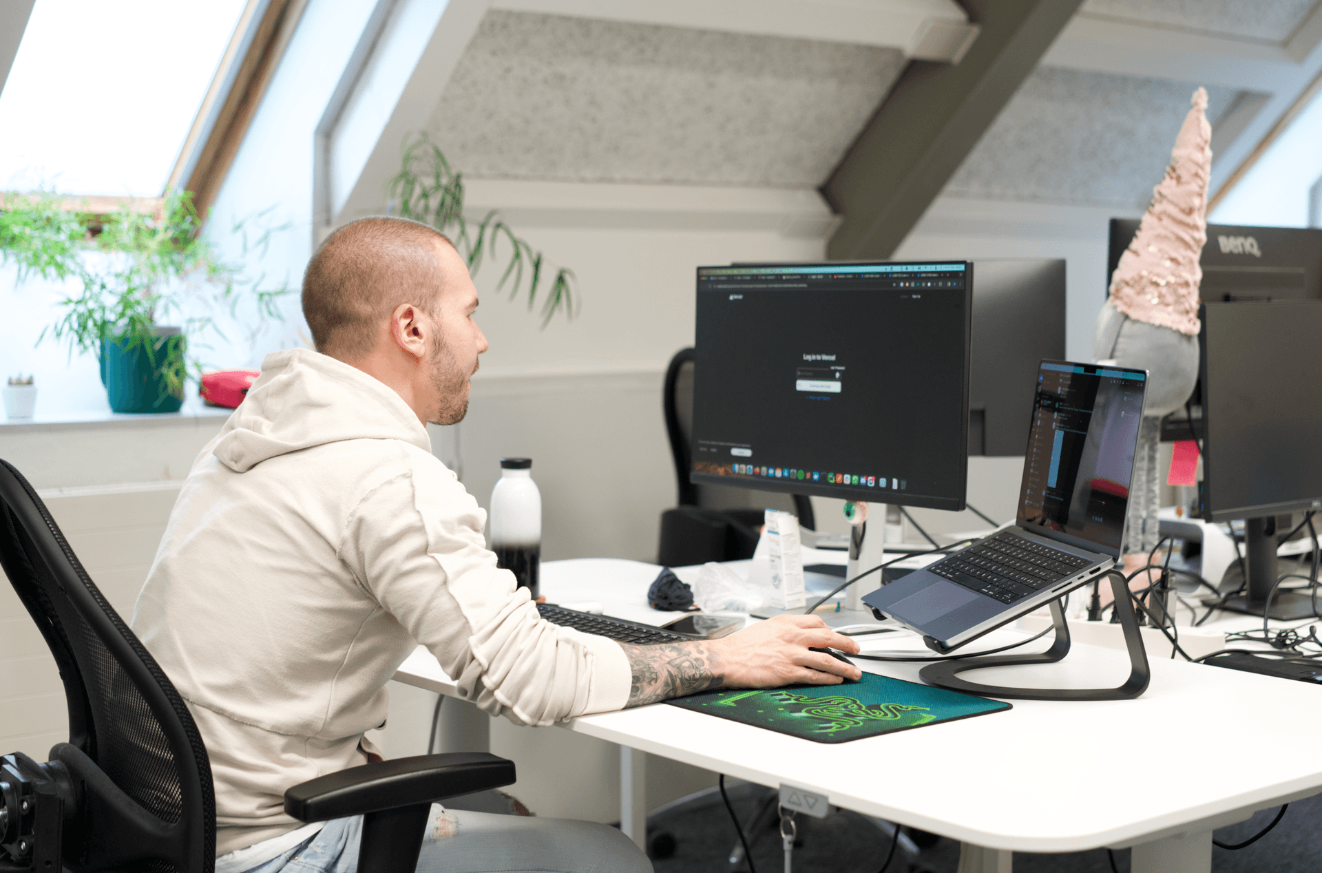 Ein Student lernt Python